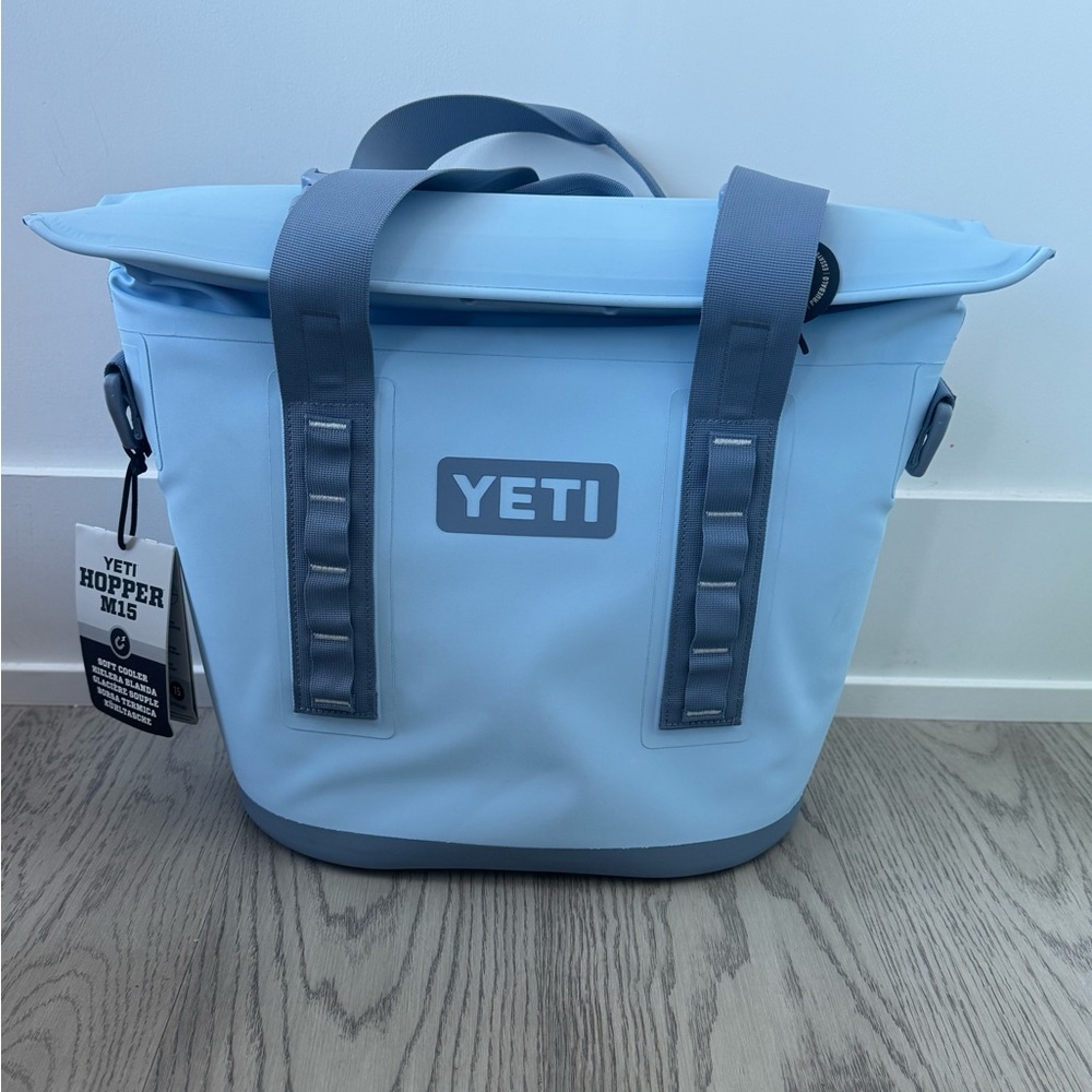 YETI Hopper M15 Cooler - Light Blue